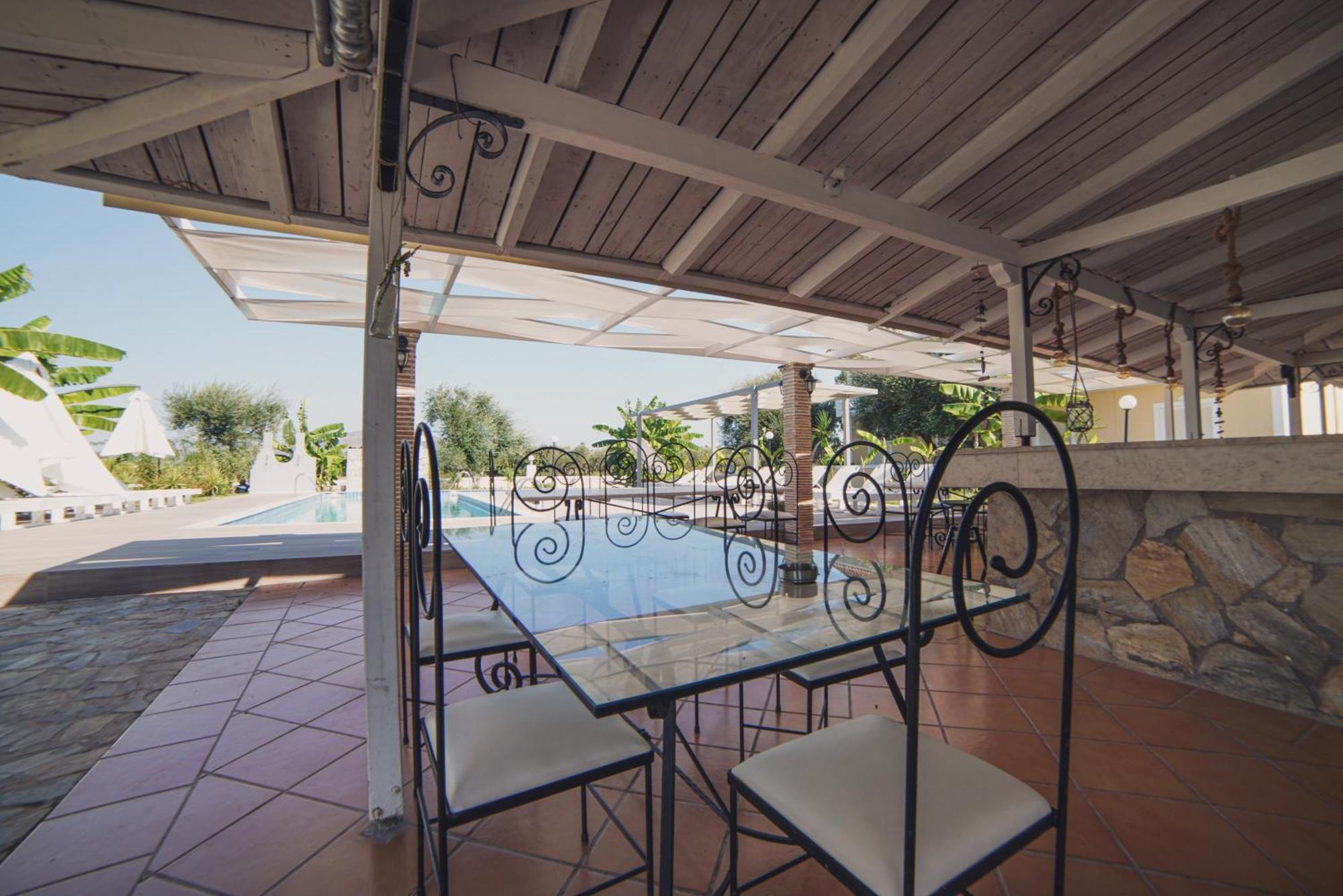 Mirsini & Aparthotel Laganas