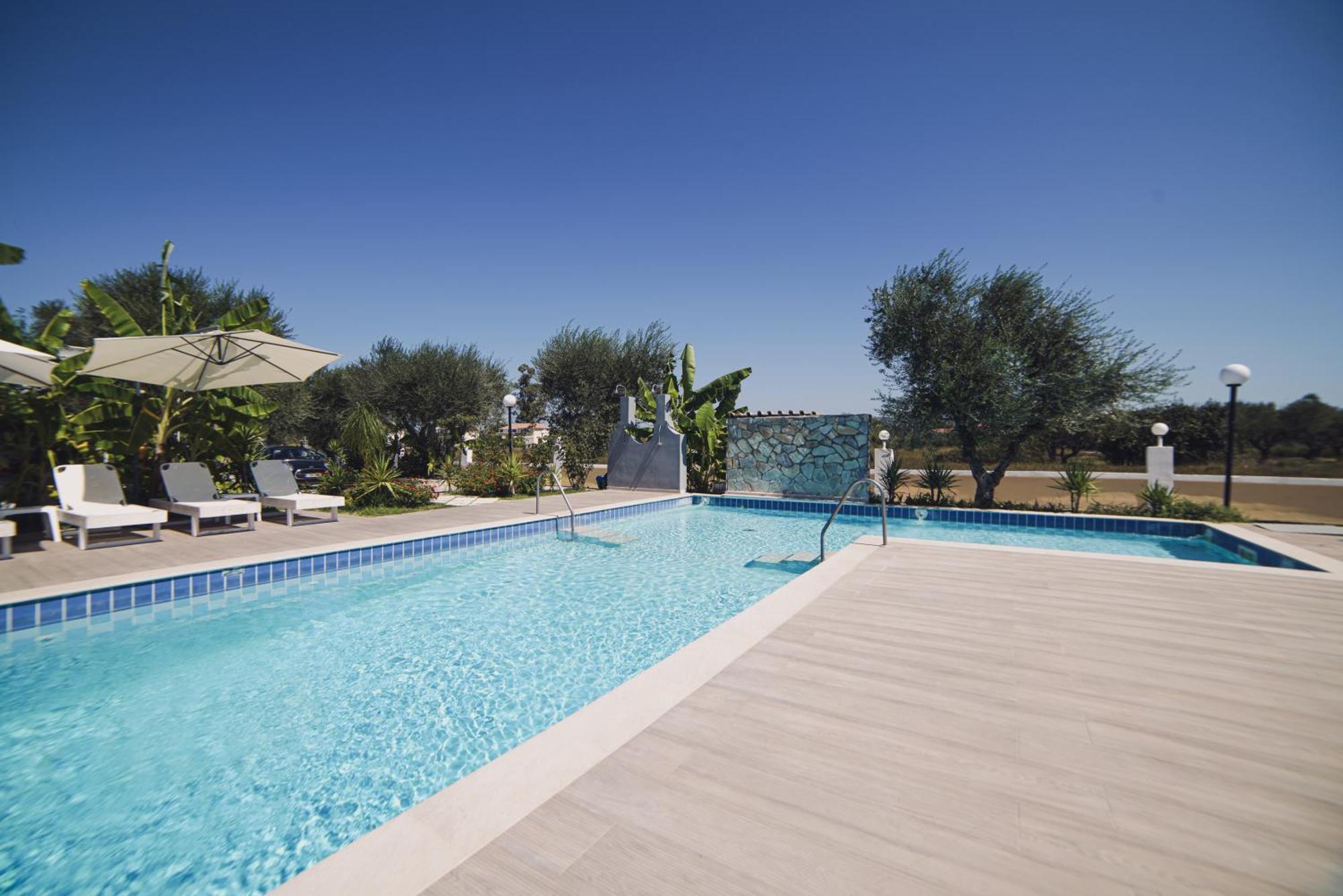 Mirsini & Aparthotel Laganas