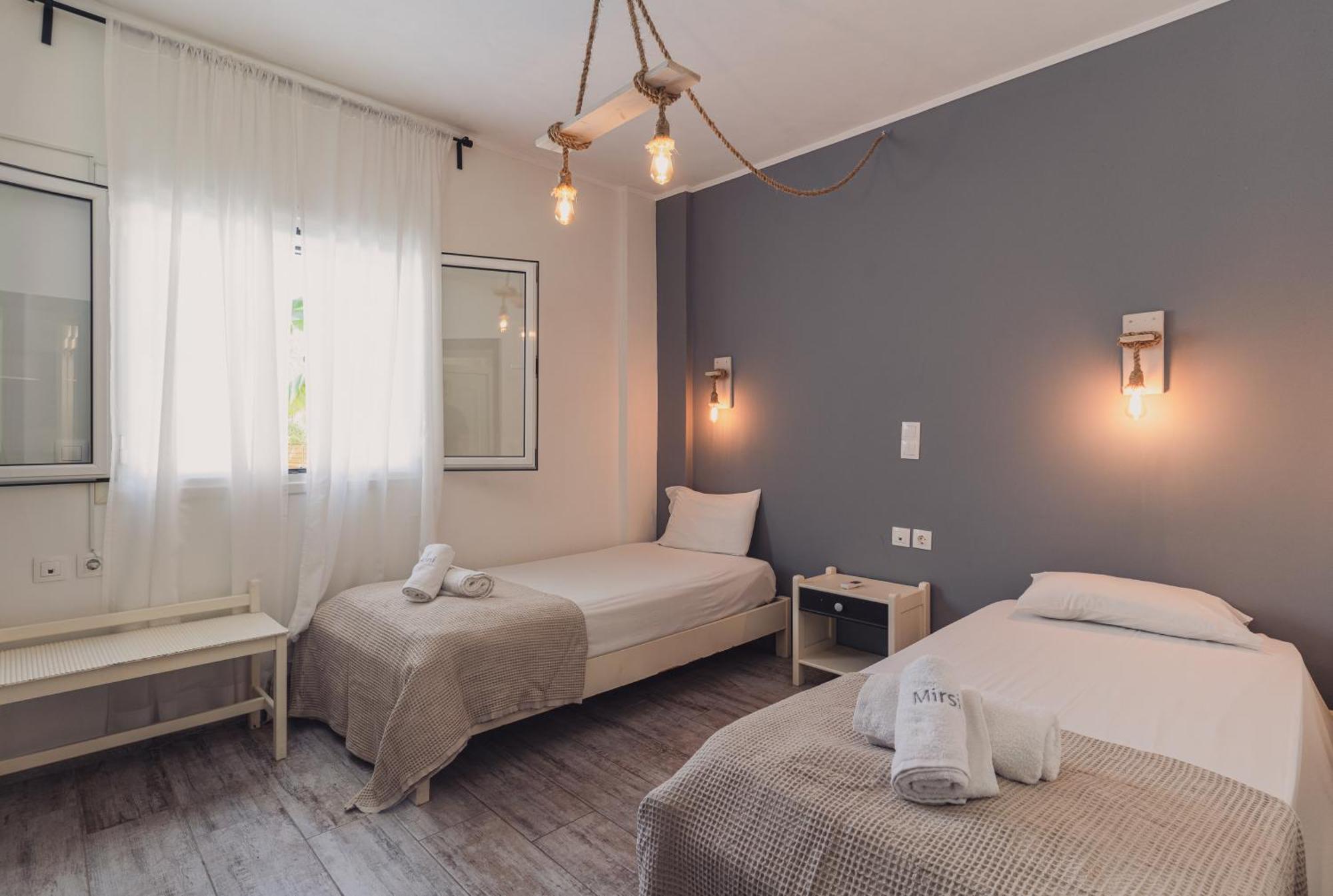 Mirsini & Aparthotel 2*