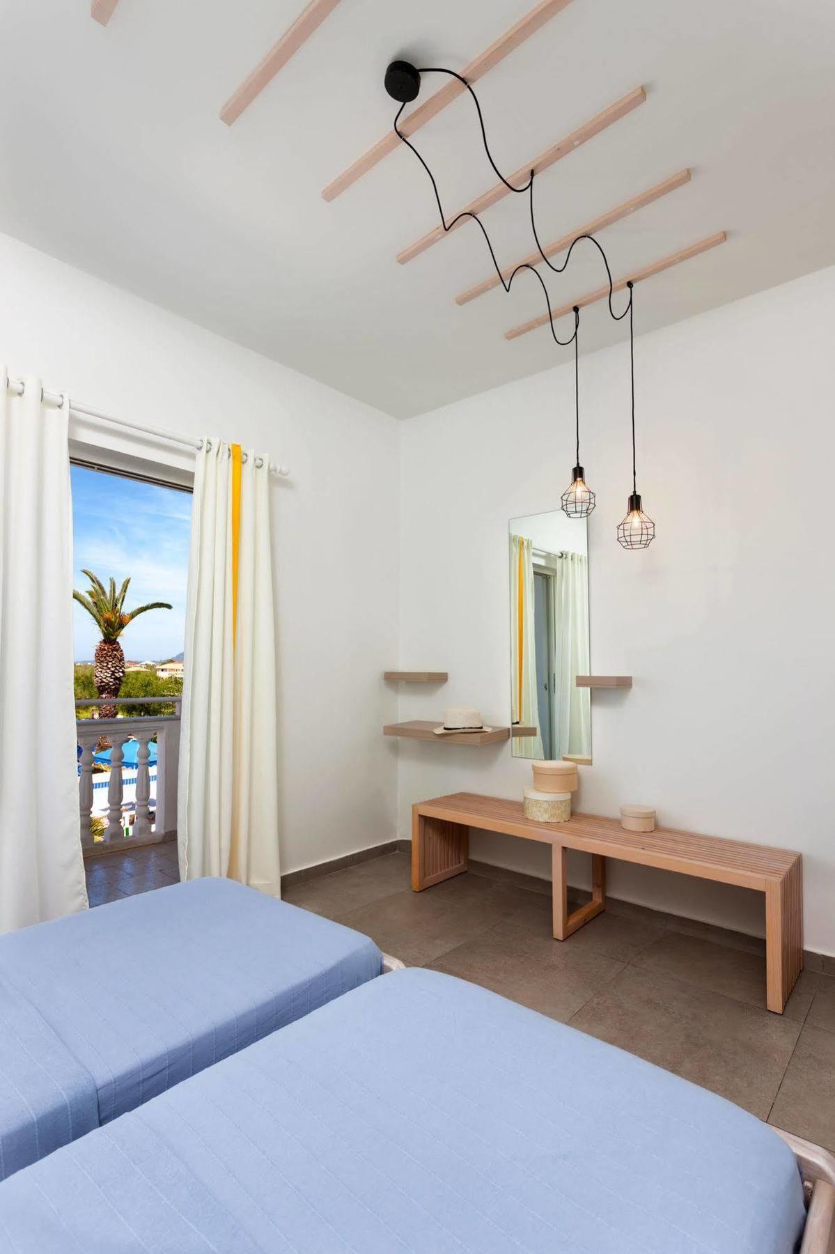Mirsini & Aparthotel Laganas