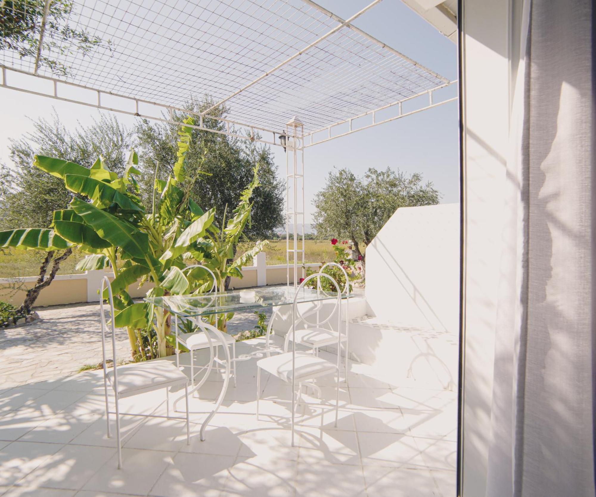 Mirsini Studios & Apartments Aparthotel